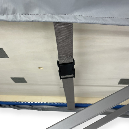 Ölbeständiger Bezug für eine Massageliege mit elastischem Band und Manschetten