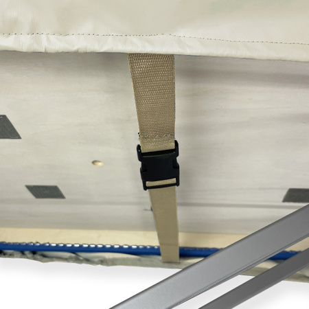 Ölbeständiger Bezug für eine Massageliege mit elastischem Band und Manschetten