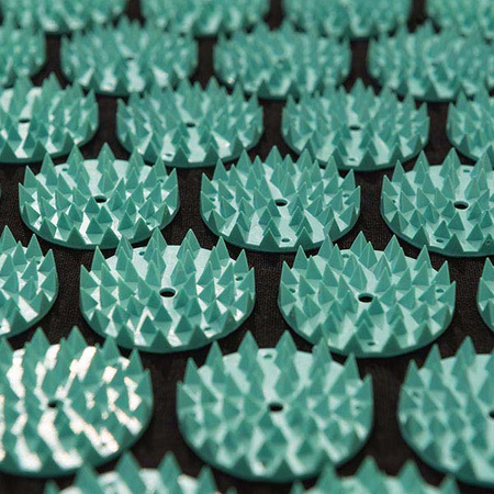 Lange Akumata – Polnische Akupressurmatte mit Kissen – Schwarz und Minze